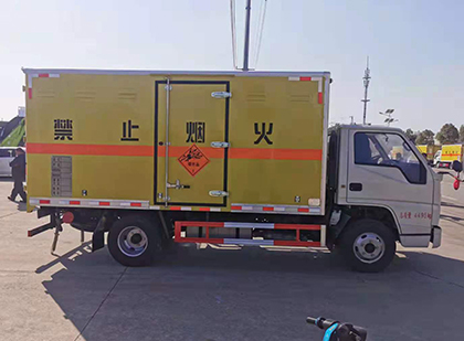 和田市爆破器材运输车